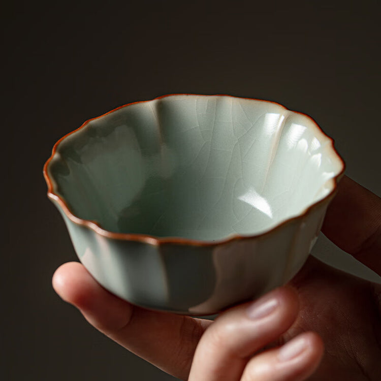 古色釉の七種類の茶碗 馬蹄形 丸口の玉蘭 蓮花口