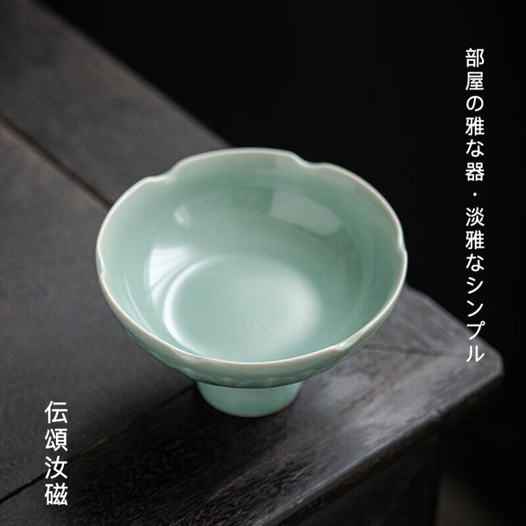 蓮の花びら高台皿