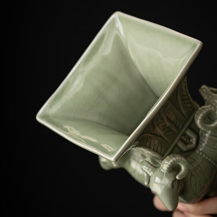 四羊方尊（しようほうそん）