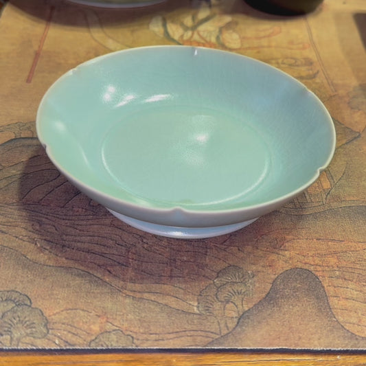 Kouiguchi Ware | Masterpiece Passed Down Through Generations | Naturally Formed Crackle | Agate Glaze | Prong-Mark Firing | Elegant Song Dynasty-Style Vessel | Fruit Dish | Ru Kiln